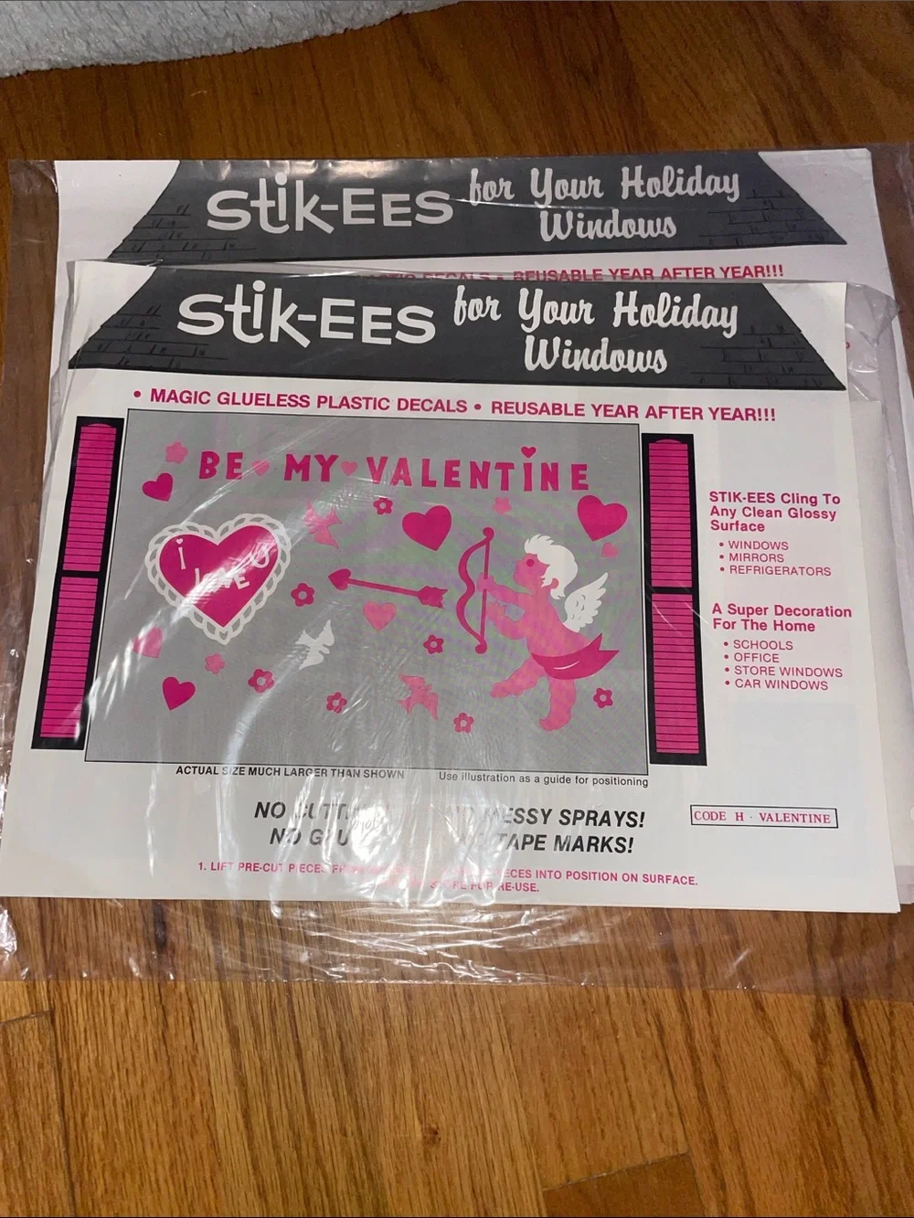 Stick-ees seasonal window decorations Valentine's Day Lot 4 Sets